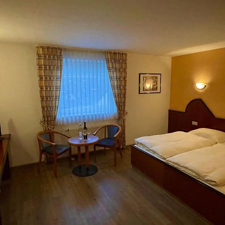 Hotel Haus Hubertus Elsdorf Buitenkant foto