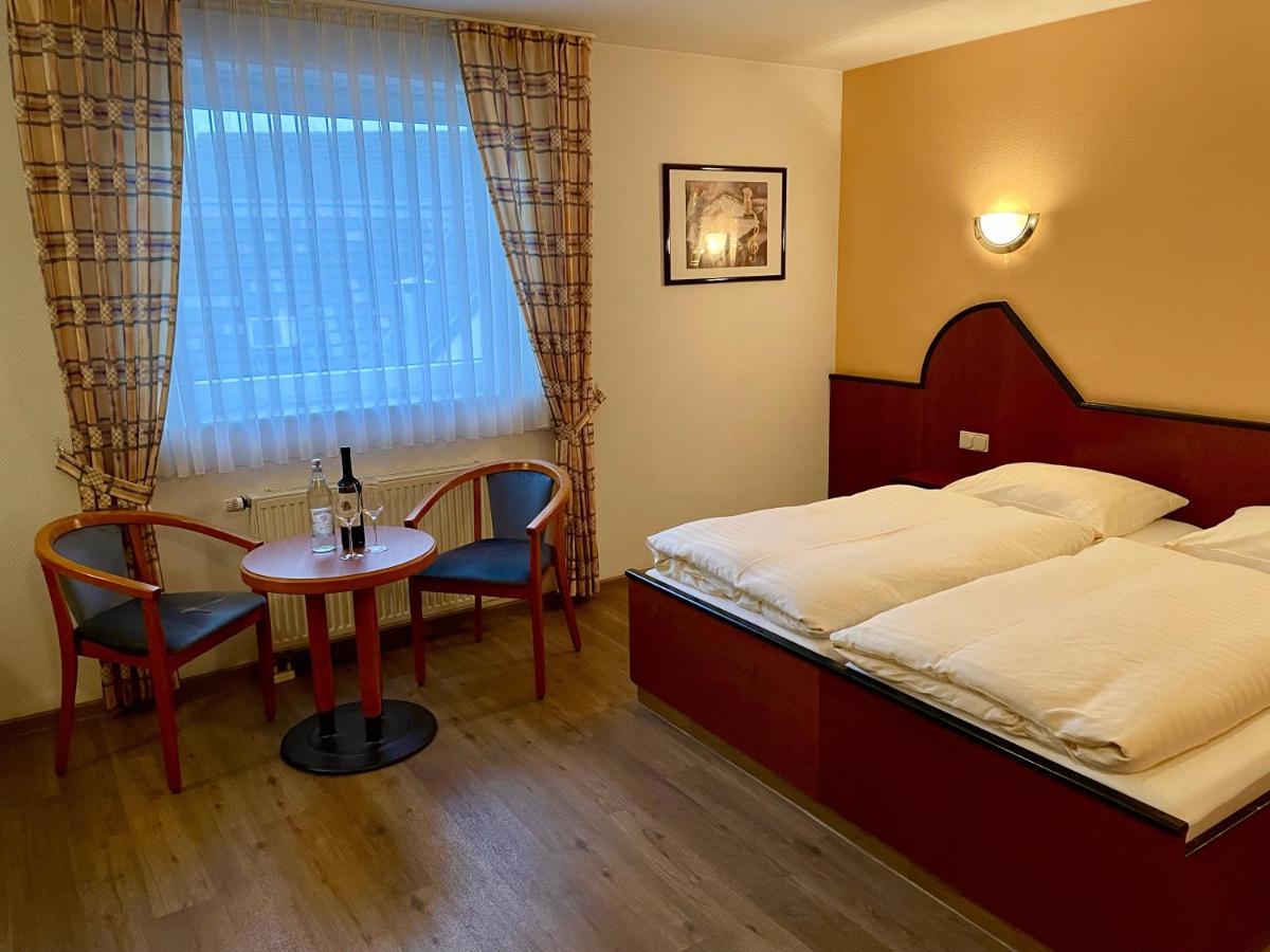 Hotel Haus Hubertus Elsdorf Buitenkant foto